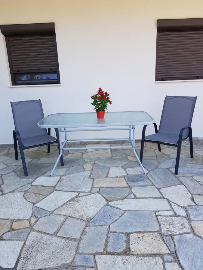 Lemon Flowers Apartments Nea Skioni Bagian luar foto